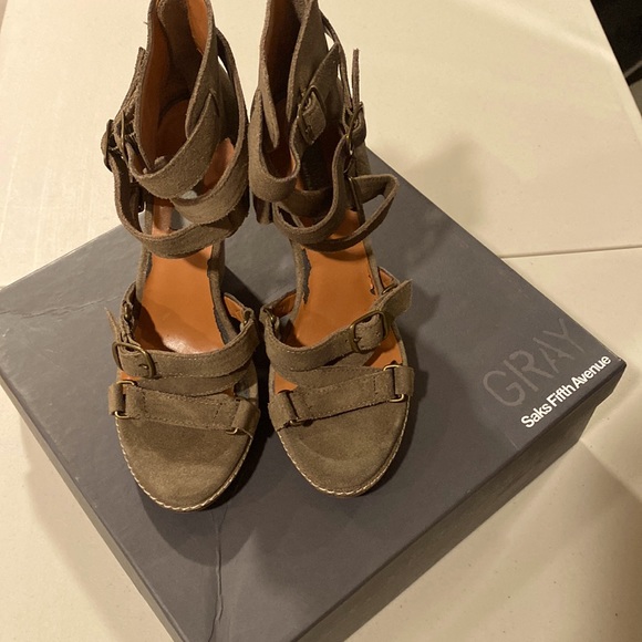 Saks Fifth Avenue Shoes - Saks Fifth Avenue Wedges - size 5.5